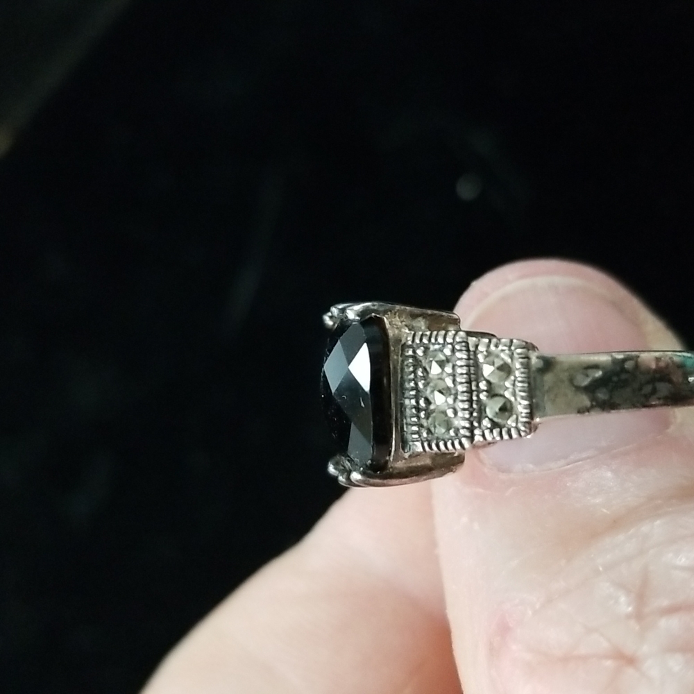 Ring - Picture 4 of 4